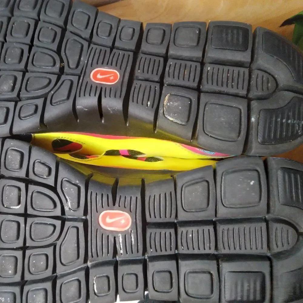 Nike Yellow and Black Free Run 2 - Picture 8 of 8